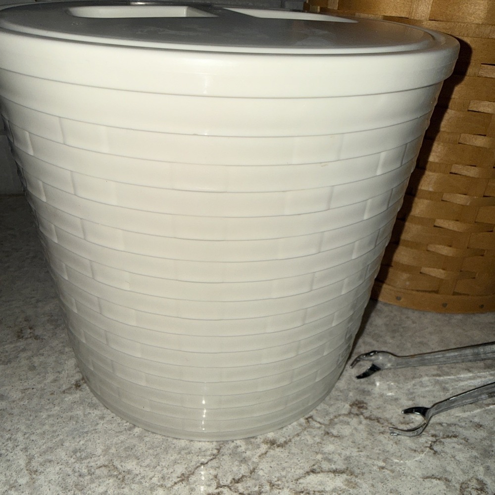 Vintage 2003 Longaberger Ice Bucket Basket With Lid & Insulated Protector - Picture 3 of 11